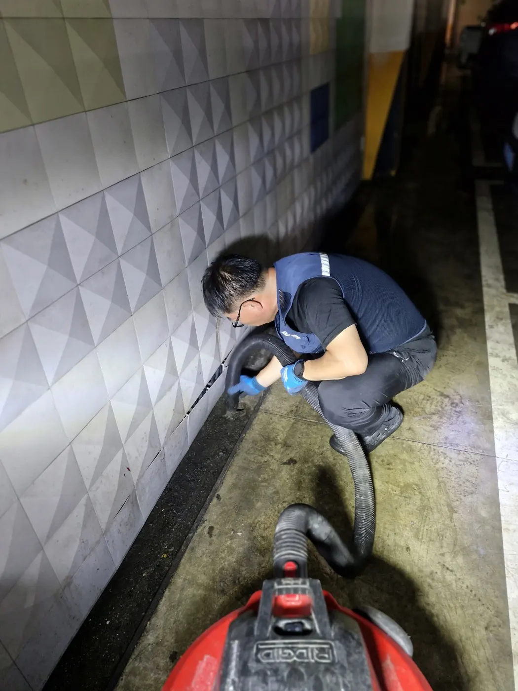 마포구 하수구고압세척 고압세척 전후 배관 흐름과 작업 구간을 확인하는 사진