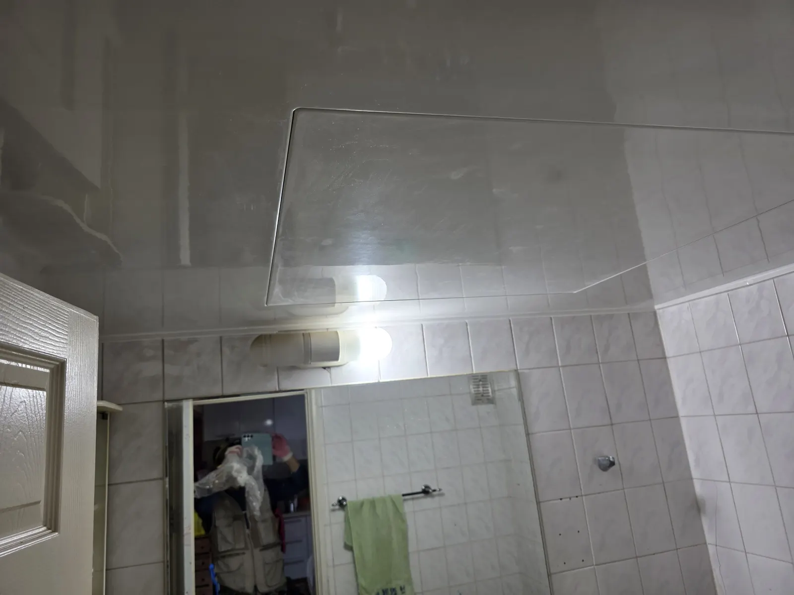 서산시 누수탐지 누수탐지 장비로 원인 구간을 확인하는 현장 작업 사진