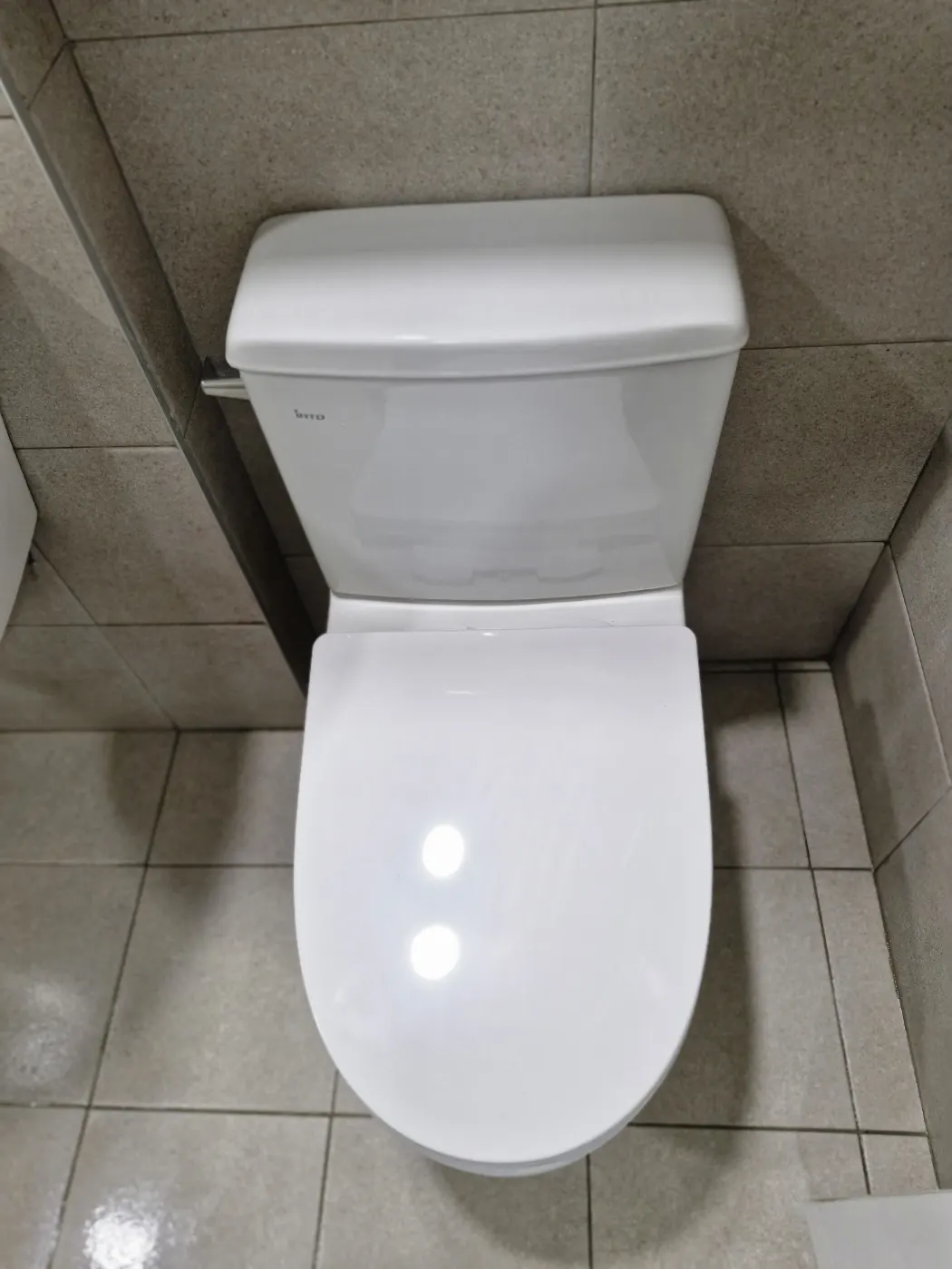 은평구 변기막힘 변기막힘 이물질과 배수 상태를 확인하는 작업 사진