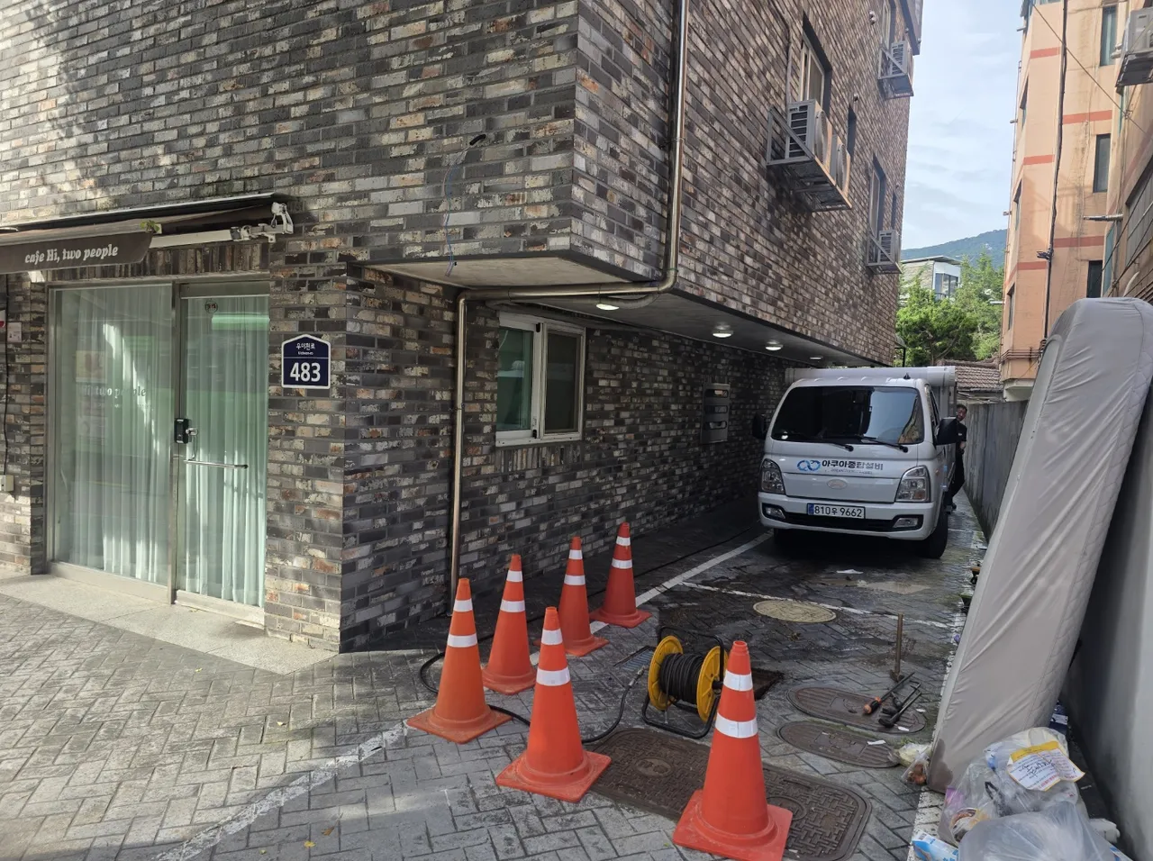 대덕구 하수구고압세척 배수·배관 문제 원인을 점검하는 실제 작업 사진