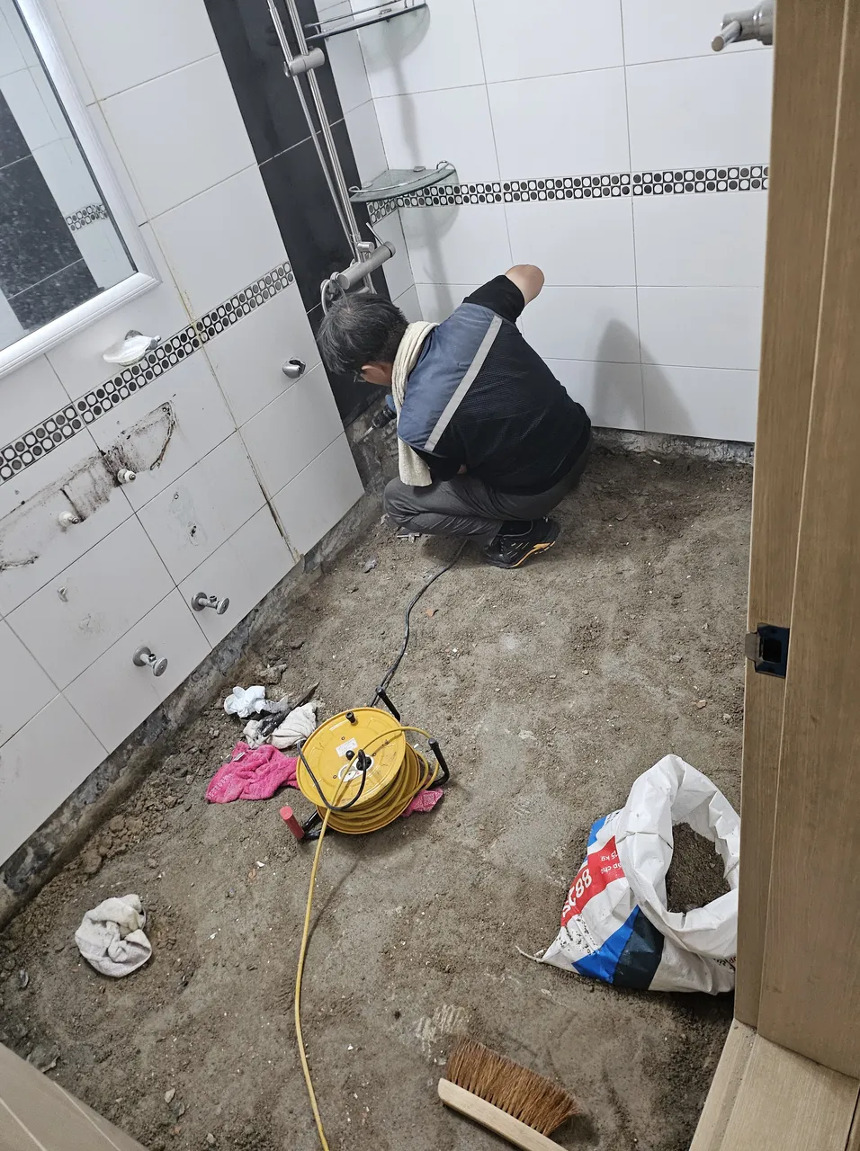 연수구 누수탐지 배관 내부 상태와 문제 구간을 확인하는 현장 사진